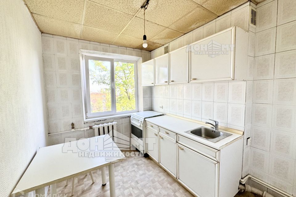 Продаётся 4-комнатная квартира, 64 м²
