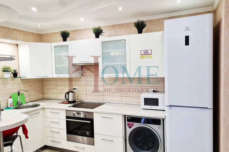 Сдаётся 2-комнатная квартира, 80 м²