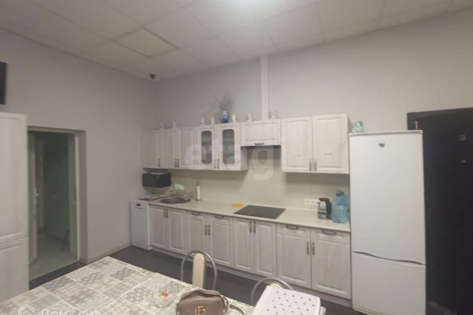 Продаётся 4-комнатная квартира, 92 м²