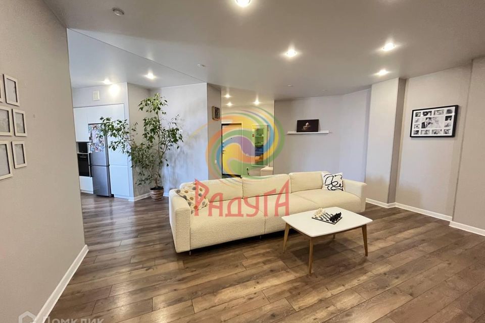 Продаётся 4-комнатная квартира, 125 м²
