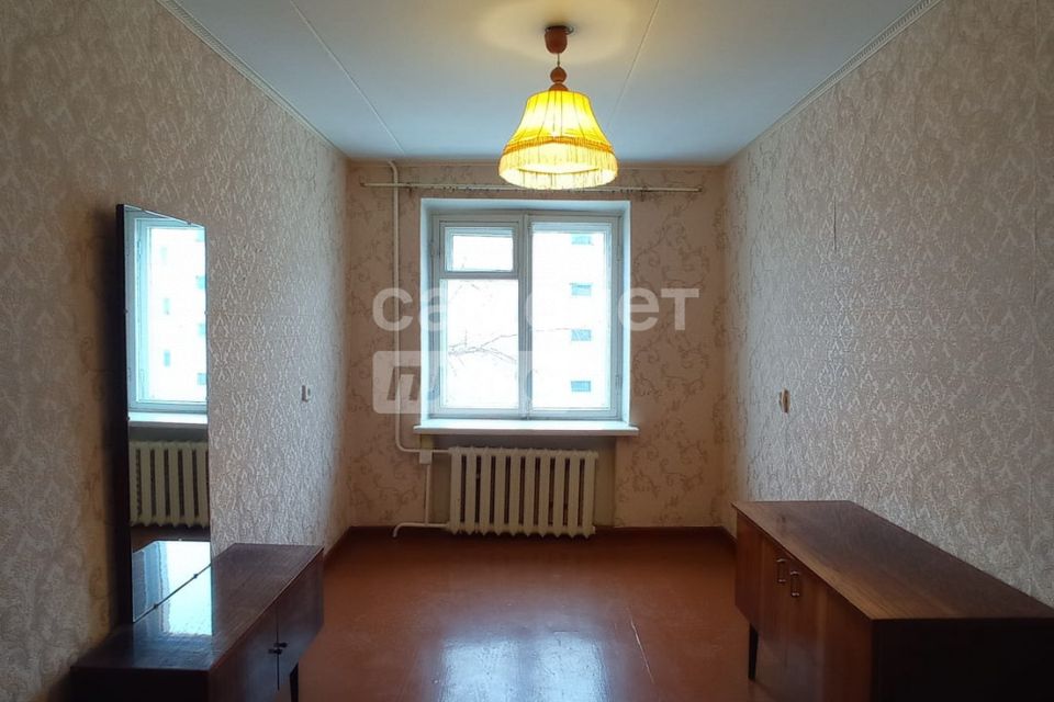 Продаётся 3-комнатная квартира, 52.3 м²