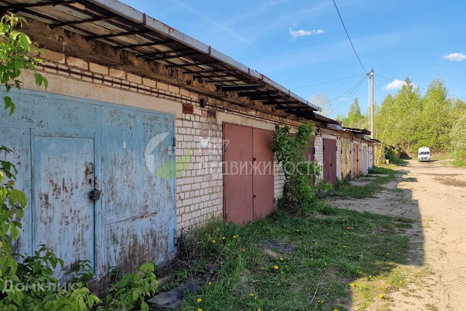 Продается гараж г. Дмитров, ул. Водников, площадью 24.5 кв.м, с погребом.