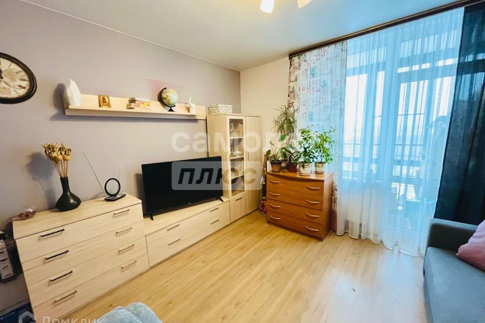 Продаётся 1-комнатная квартира, 42.2 м²