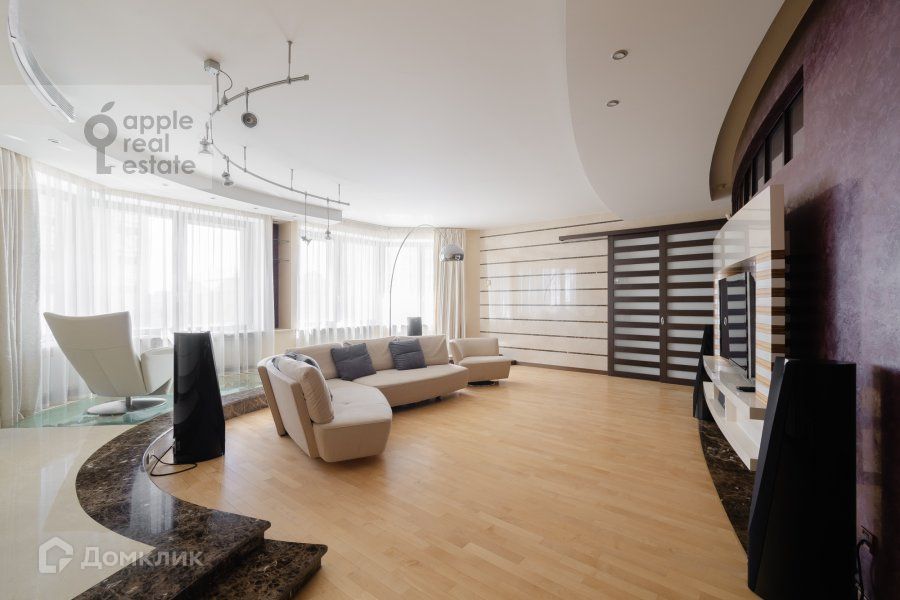 Сдаётся 5-комнатная квартира, 300 м²
