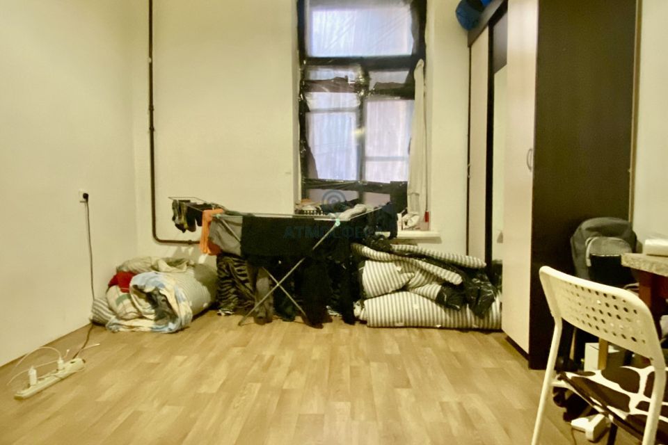 Продаётся комната в 10-комн. квартире, 14 м²