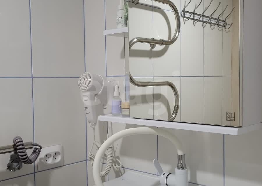 Продаётся комната в 3-комн. квартире, 104 м²
