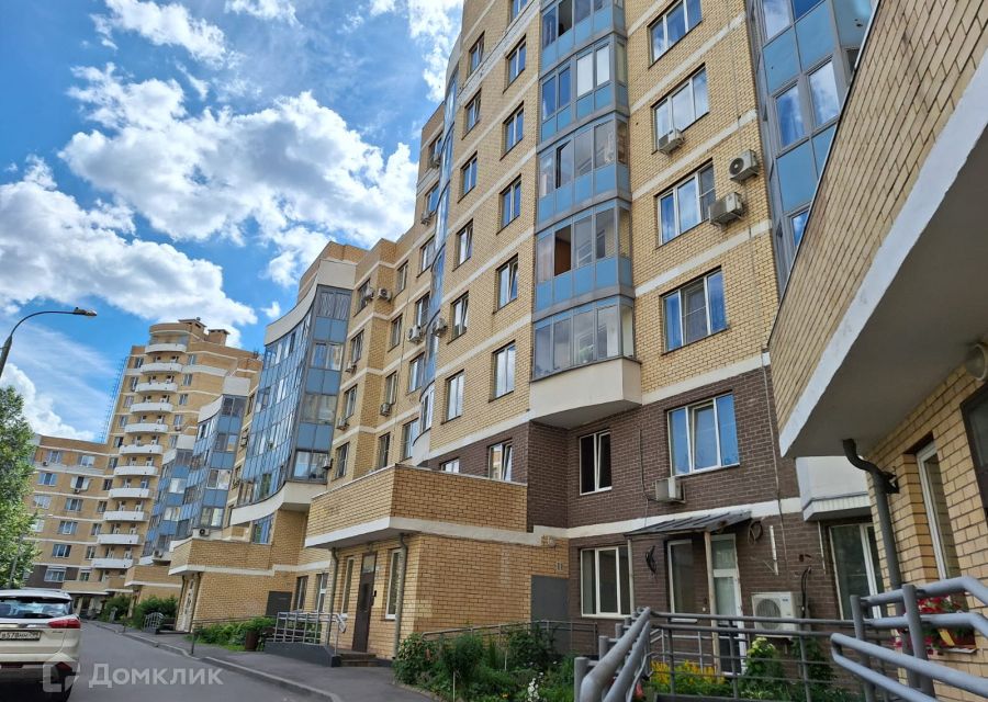 Продаётся 4-комнатная квартира, 125.5 м²