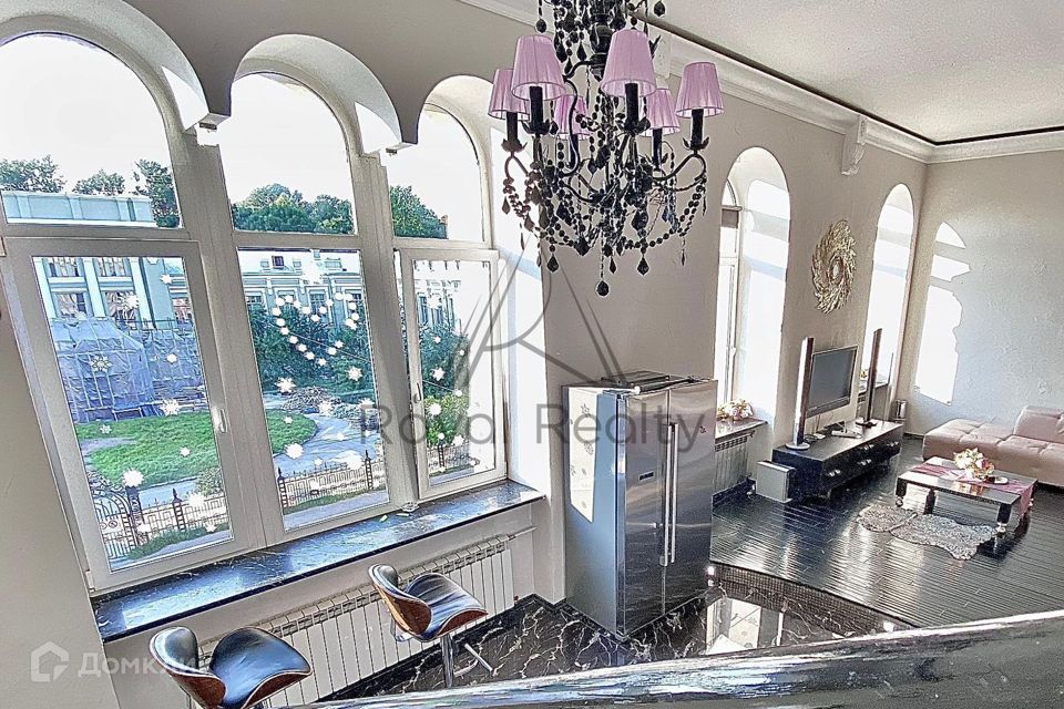 Сдаётся 2-комнатная квартира, 93 м²