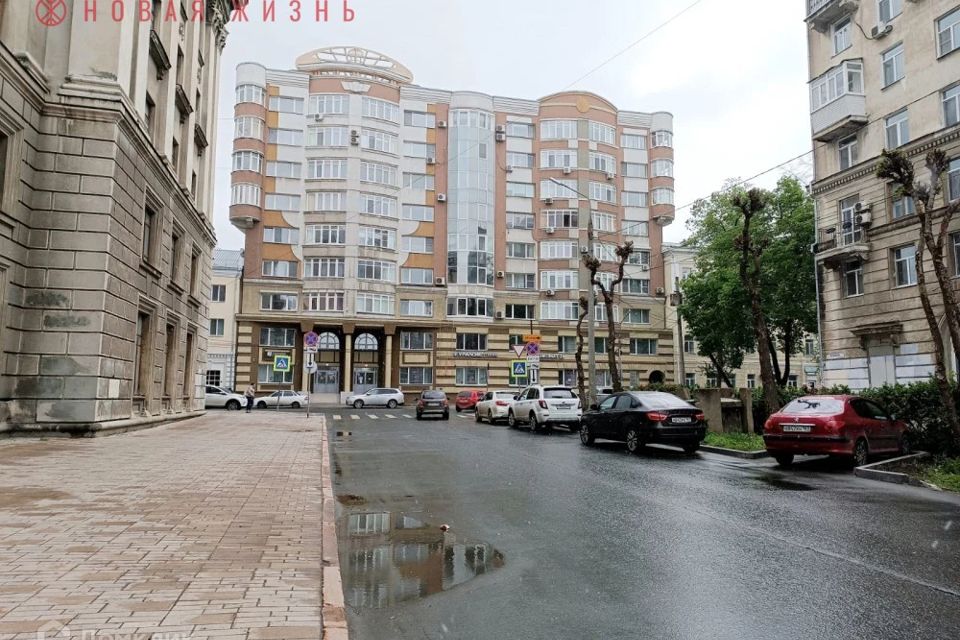 Продаётся 2-комнатная квартира, 132 м²