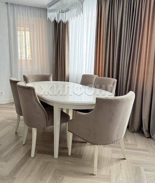 Продаётся 4-комнатная квартира, 114 м²