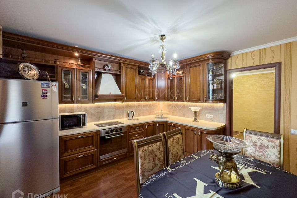 Продаётся 4-комнатная квартира, 106 м²