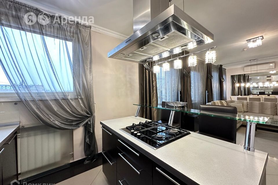 Сдаётся 4-комнатная квартира, 110 м²