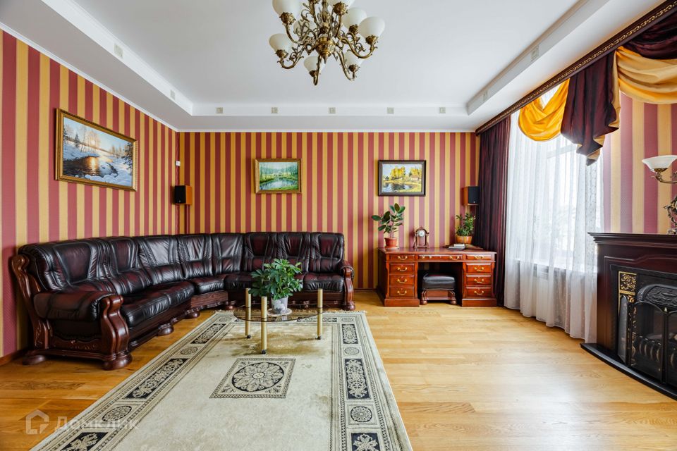 Продаётся 3-комнатная квартира, 129.3 м²