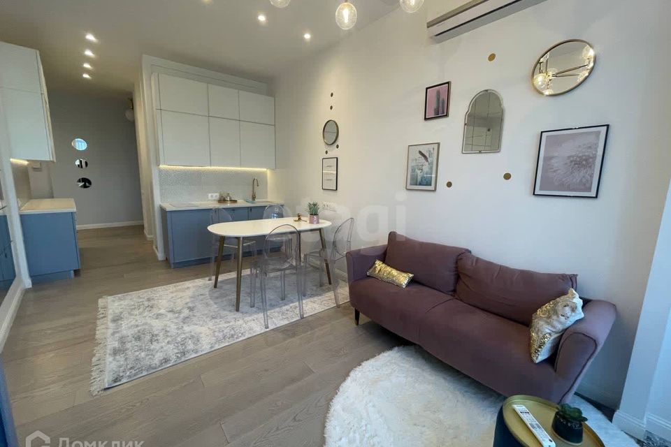 Продаётся 2-комнатная квартира, 104 м²