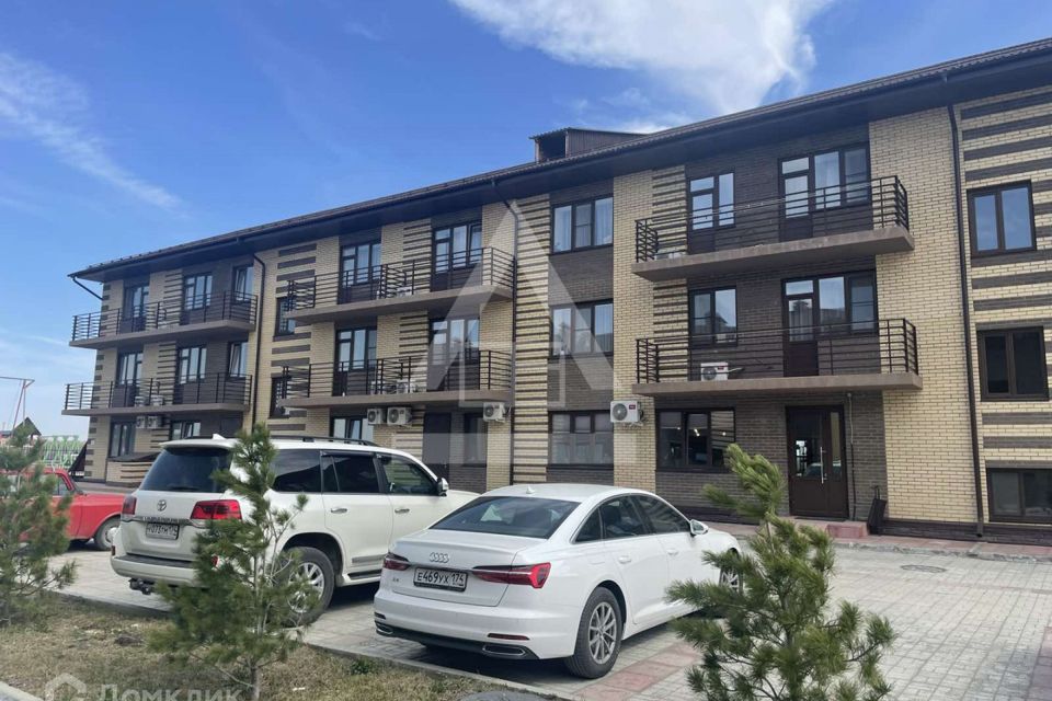 Продаётся 4-комнатная квартира, 124.9 м²
