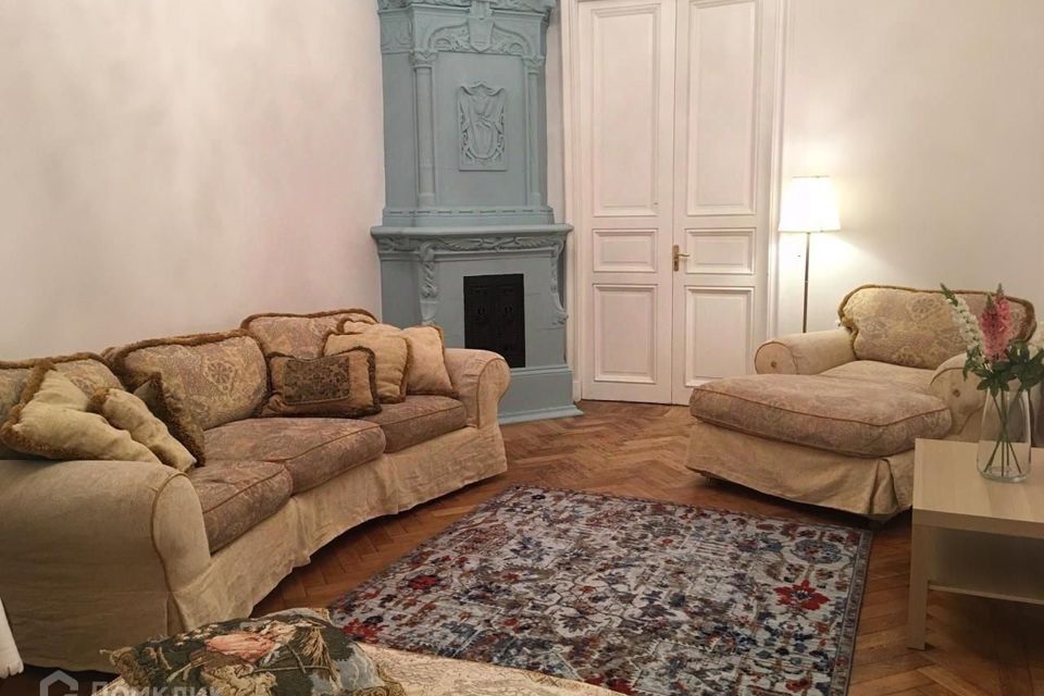 Сдаётся 4-комнатная квартира, 113 м²