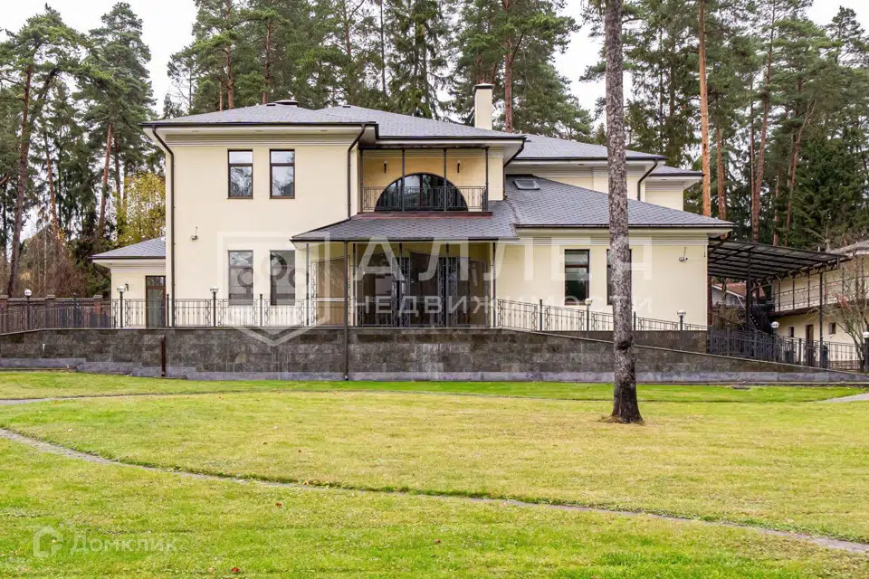 Продаётся 2-этажный дом, 600 м²