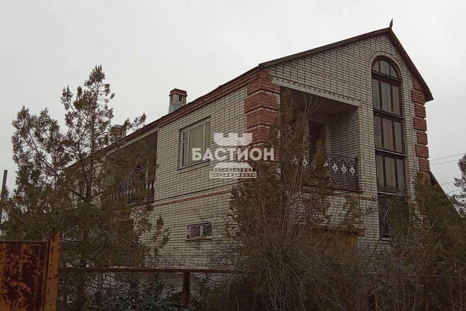 Продаётся 2-этажный дом, 283 м²