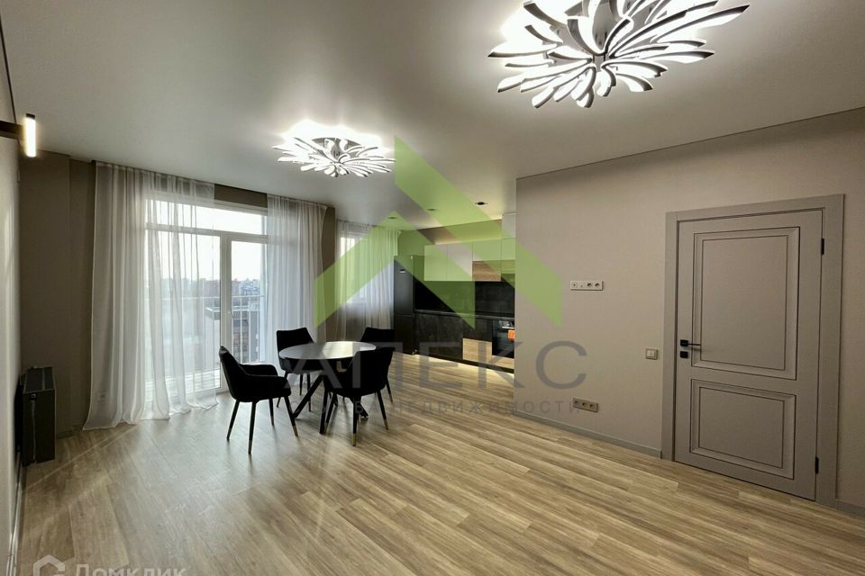 Продаётся 1-комнатная квартира, 72 м²
