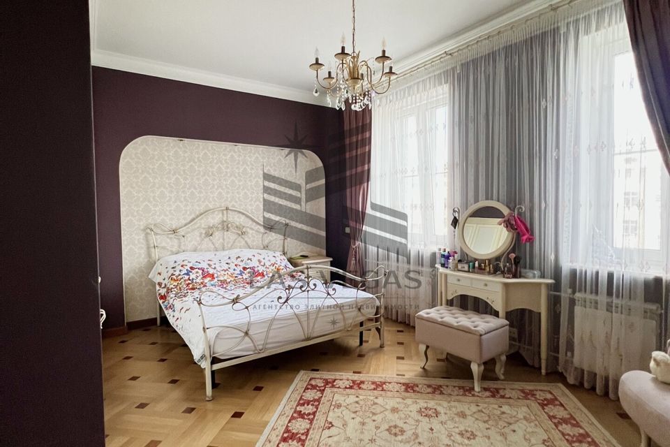 Сдаётся 4-комнатная квартира, 118.6 м²