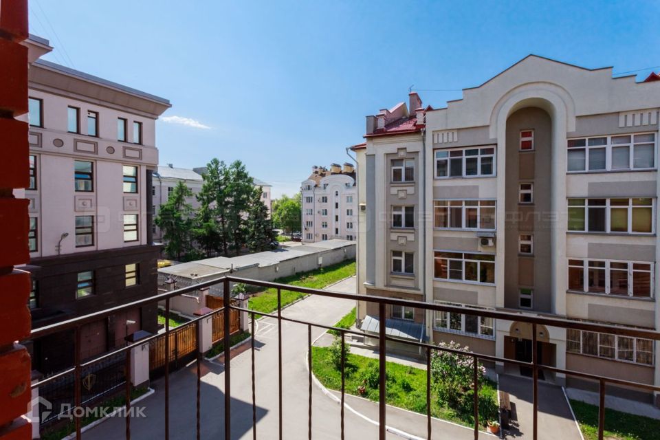 Продаётся 4-комнатная квартира, 150.2 м²