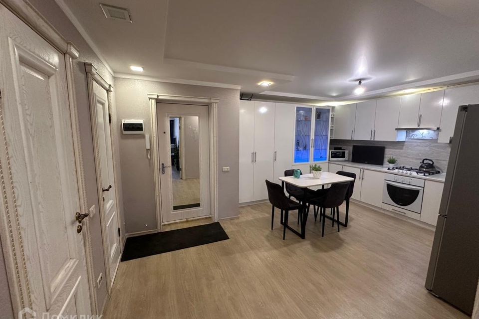 Продаётся 2-комнатная квартира, 62.4 м²