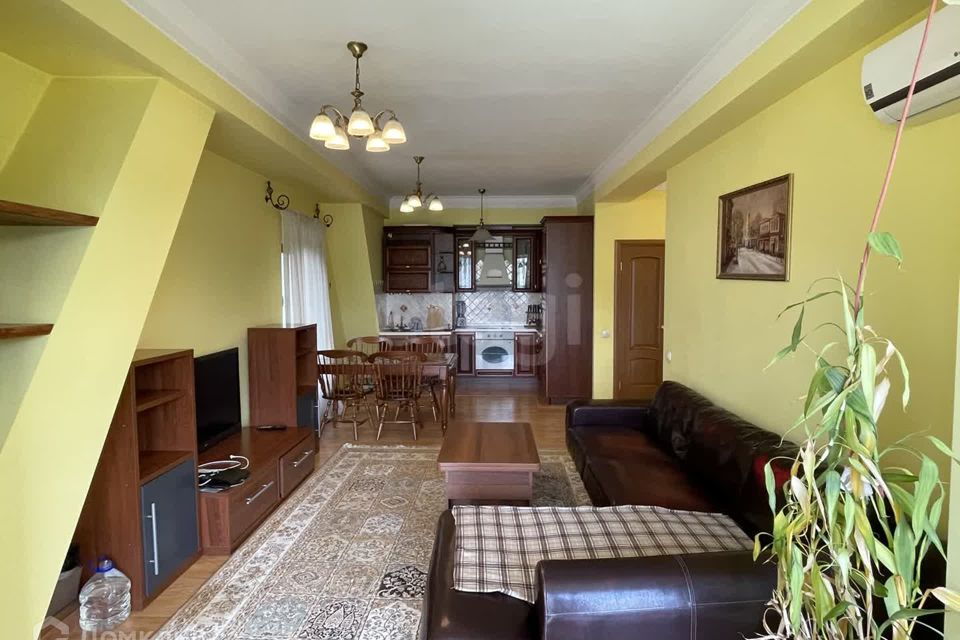 Сдаётся 3-комнатная квартира, 92.6 м²