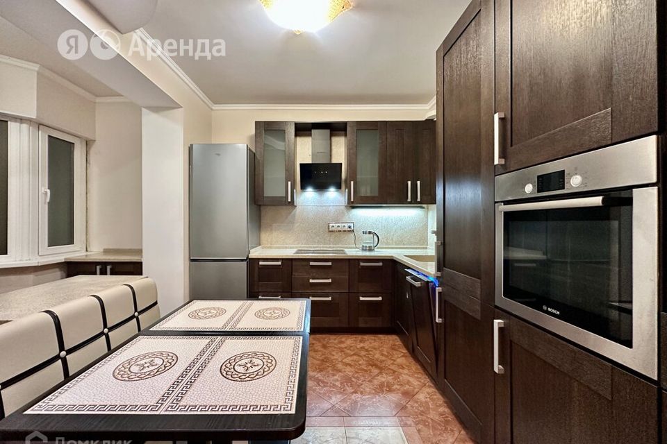 Сдаётся 2-комнатная квартира, 61 м²