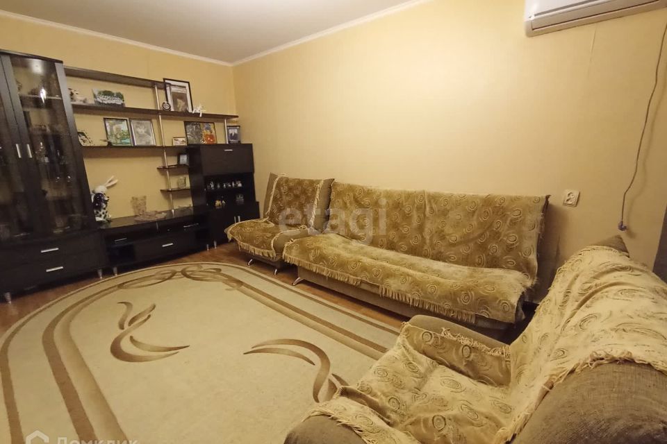 Продаётся 3-комнатная квартира, 50.4 м²
