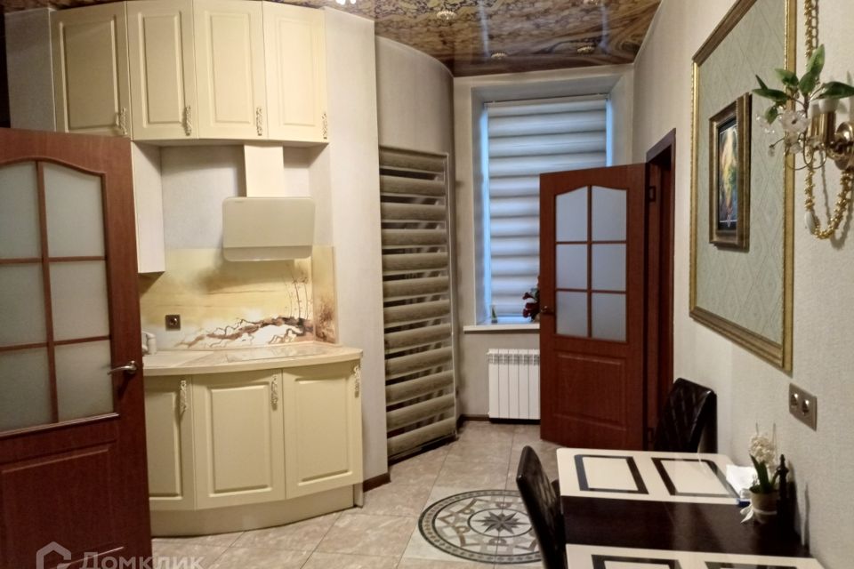 Продаётся 4-комнатная квартира, 128 м²