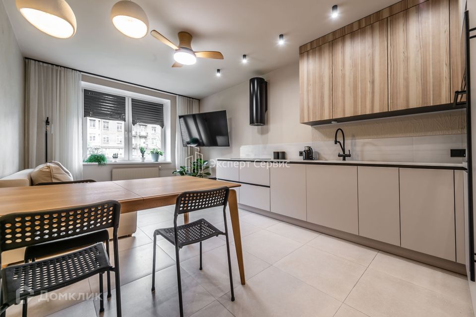 Продаётся 2-комнатная квартира, 84.3 м²