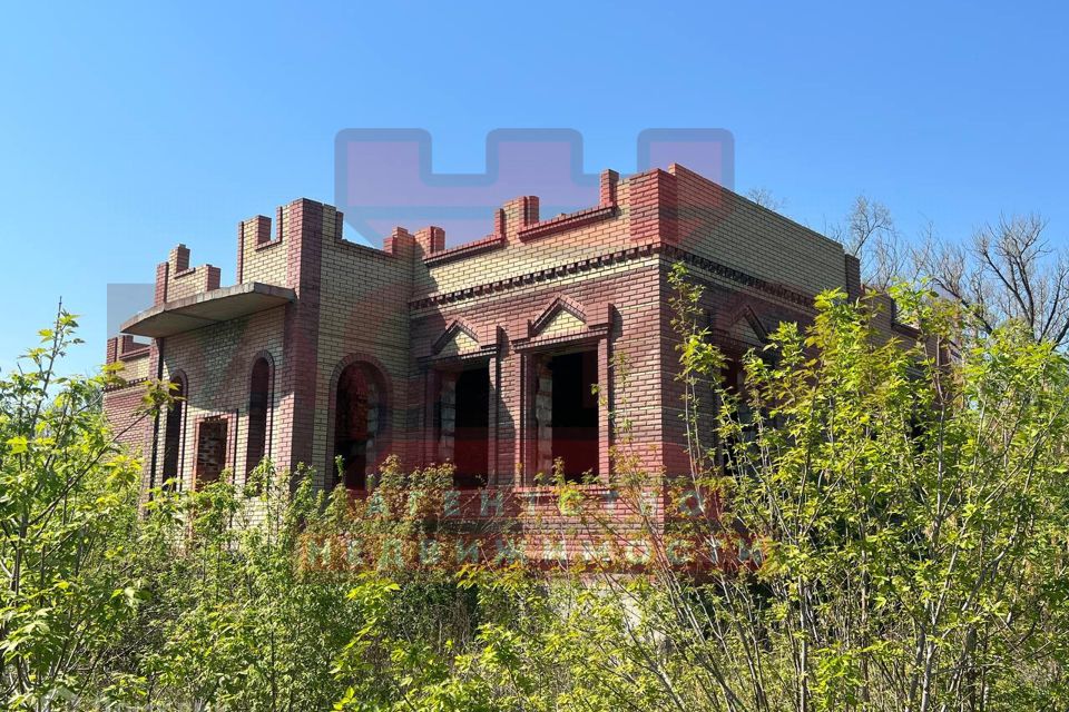 Продаётся 2-этажный дом, 250 м²