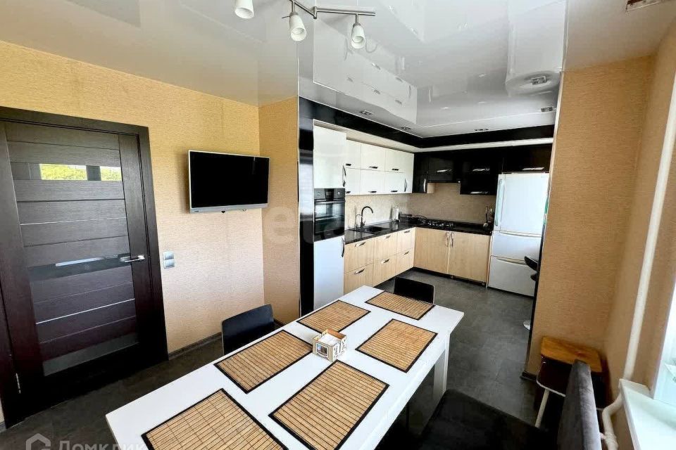 Сдаётся 3-комнатная квартира, 95.4 м²