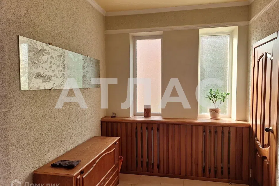 Продаётся 3-этажный дом, 260 м²