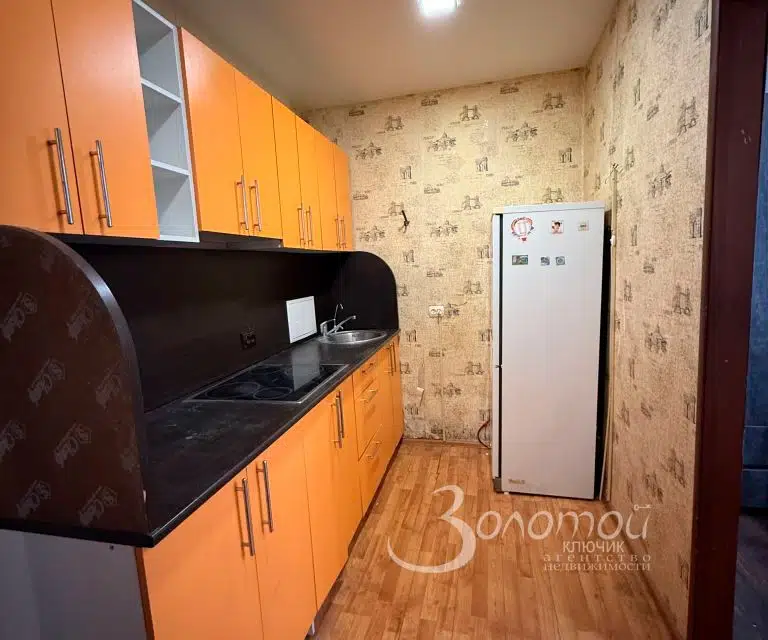 Продаётся комната в 8-комн. квартире, 18.6 м²