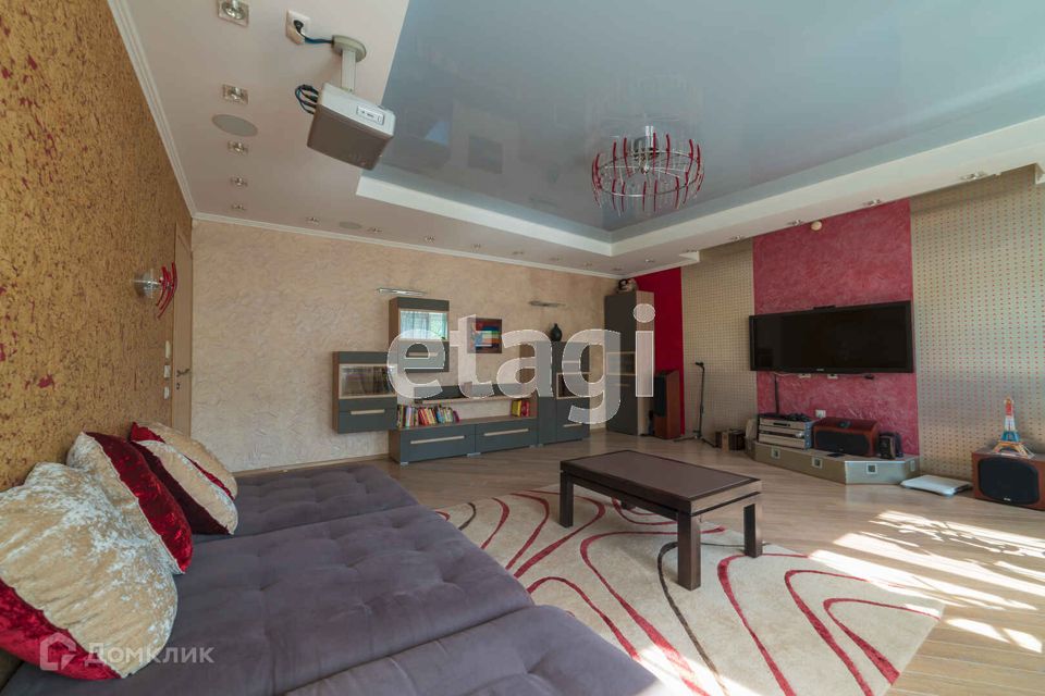 Продаётся 3-комнатная квартира, 98 м²
