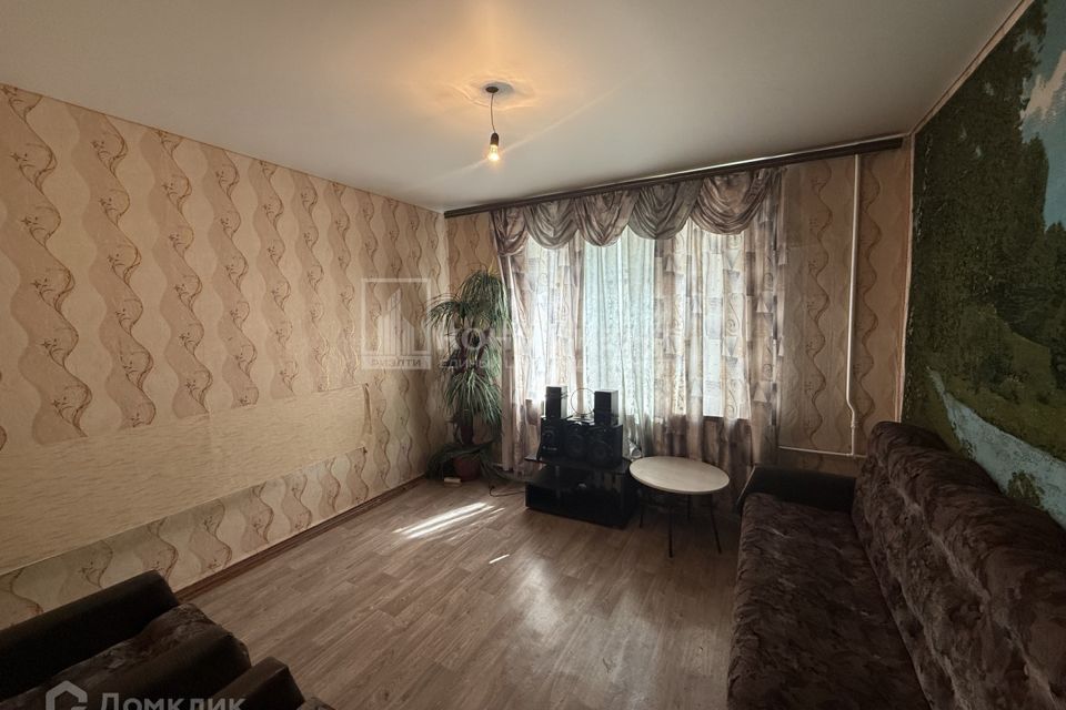 Продаётся 3-комнатная квартира, 45.7 м²