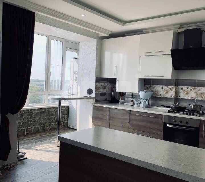 Продаётся 3-комнатная квартира, 100 м²