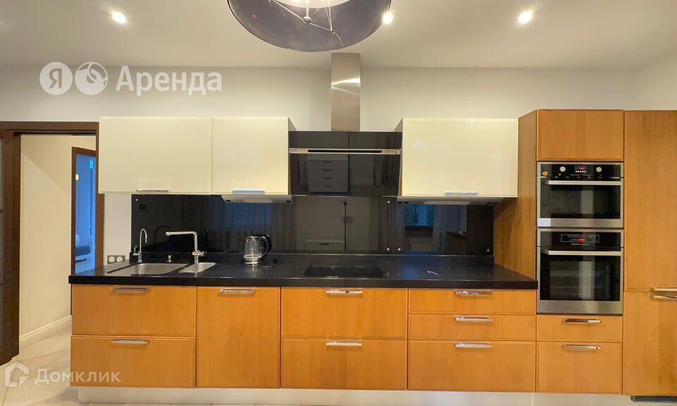 Сдаётся 3-комнатная квартира, 130 м²