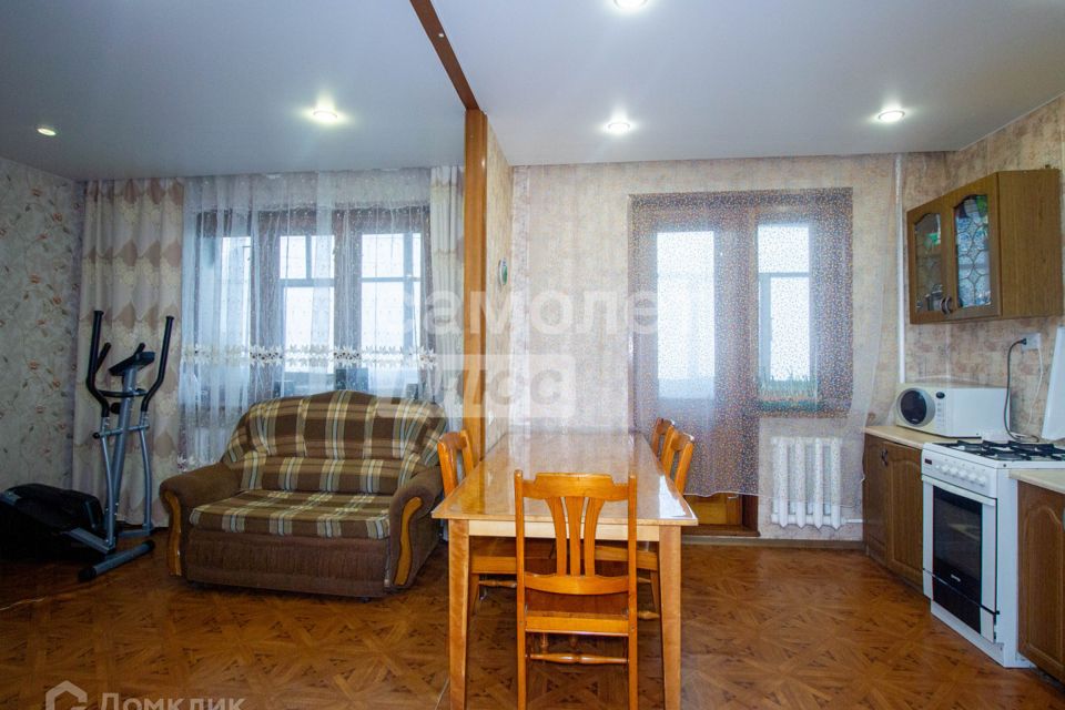 Продаётся 4-комнатная квартира, 70.3 м²