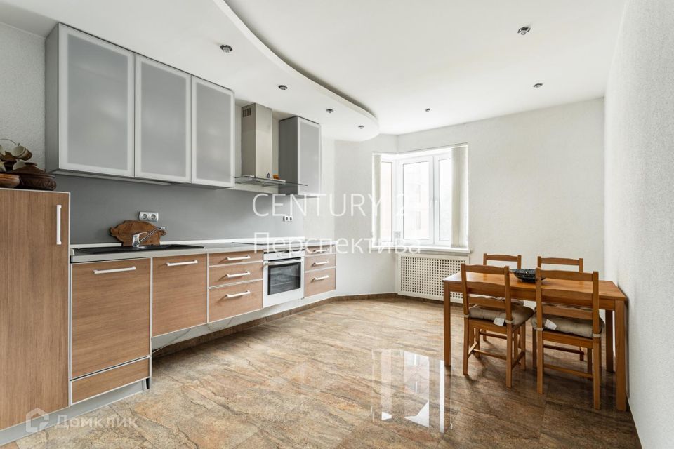 Продаётся 2-комнатная квартира, 94.1 м²