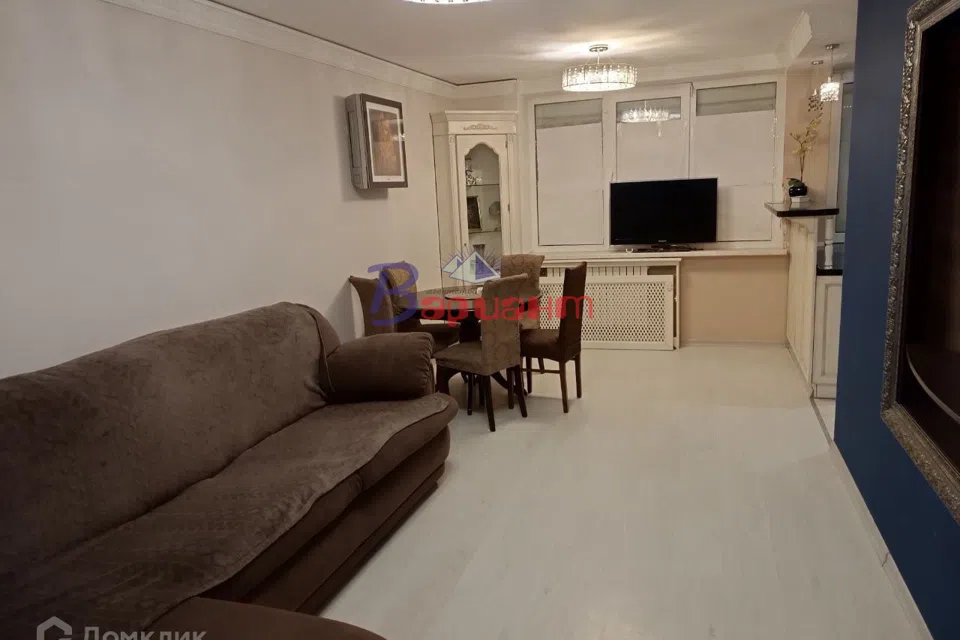 Продаётся 4-комнатная квартира, 105.7 м²