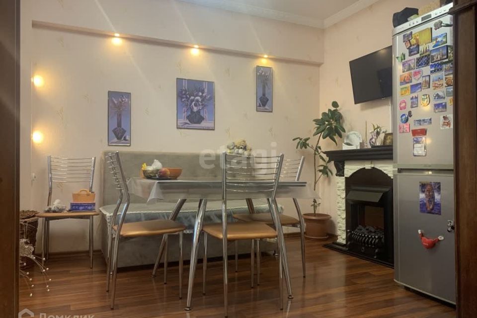 Продаётся 3-комнатная квартира, 59.8 м²