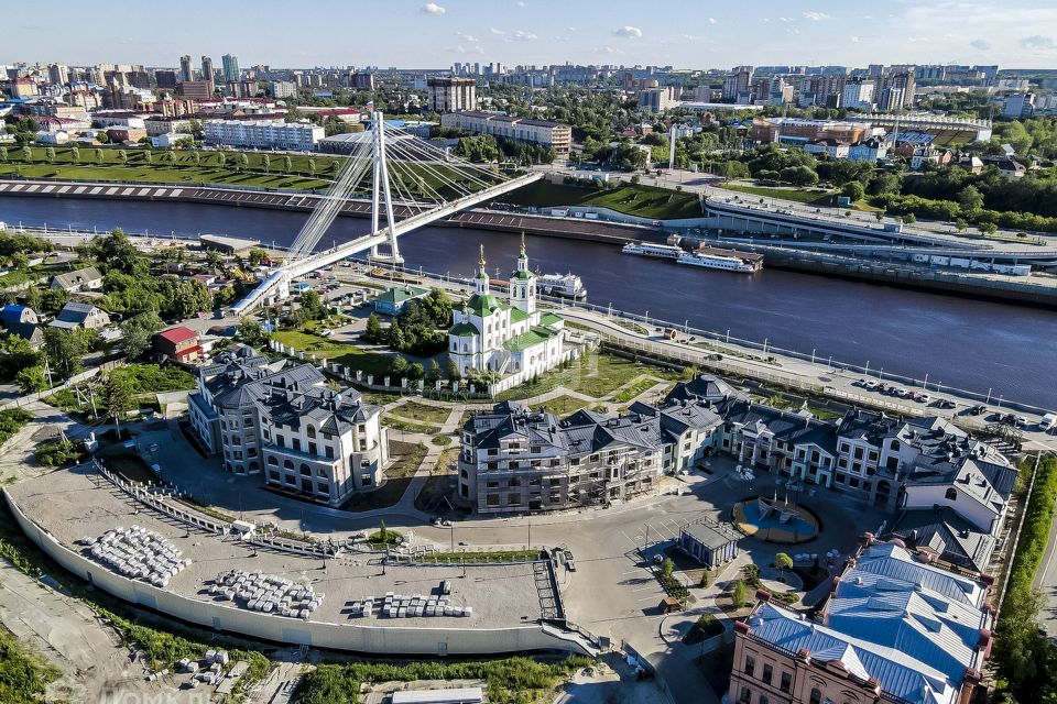 Продаётся 2-комнатная квартира, 77 м²