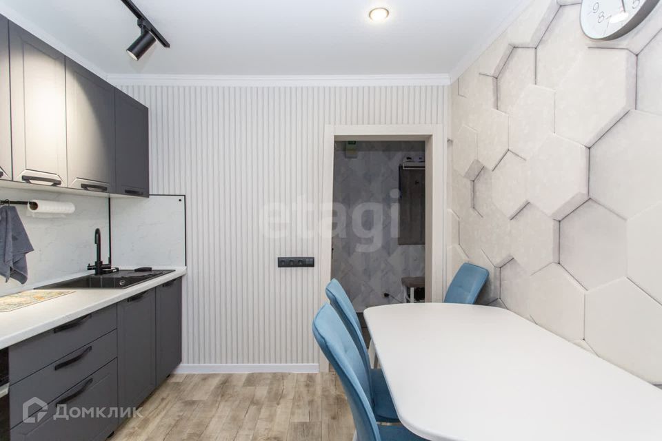 Продаётся 3-комнатная квартира, 63.5 м²