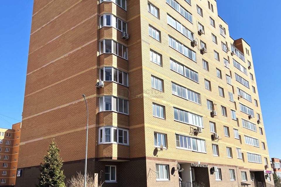 Продаётся 3-комнатная квартира, 108.3 м²
