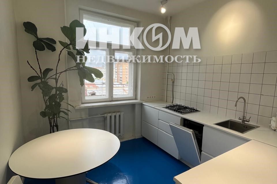 Сдаётся 2-комнатная квартира, 58 м²