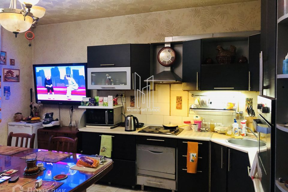 Продаётся 3-комнатная квартира, 109.3 м²