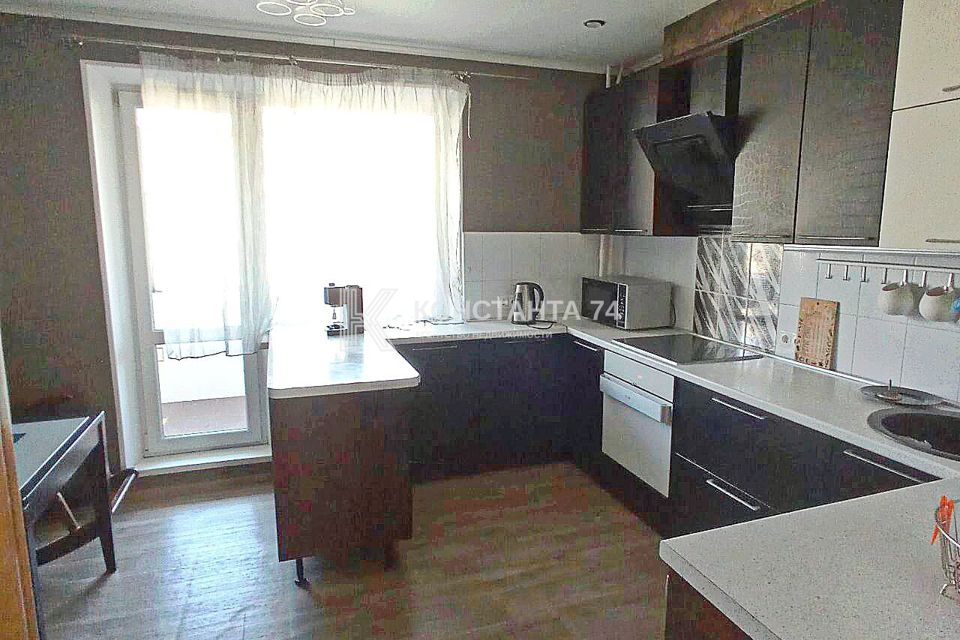 Продаётся 3-комнатная квартира, 109 м²