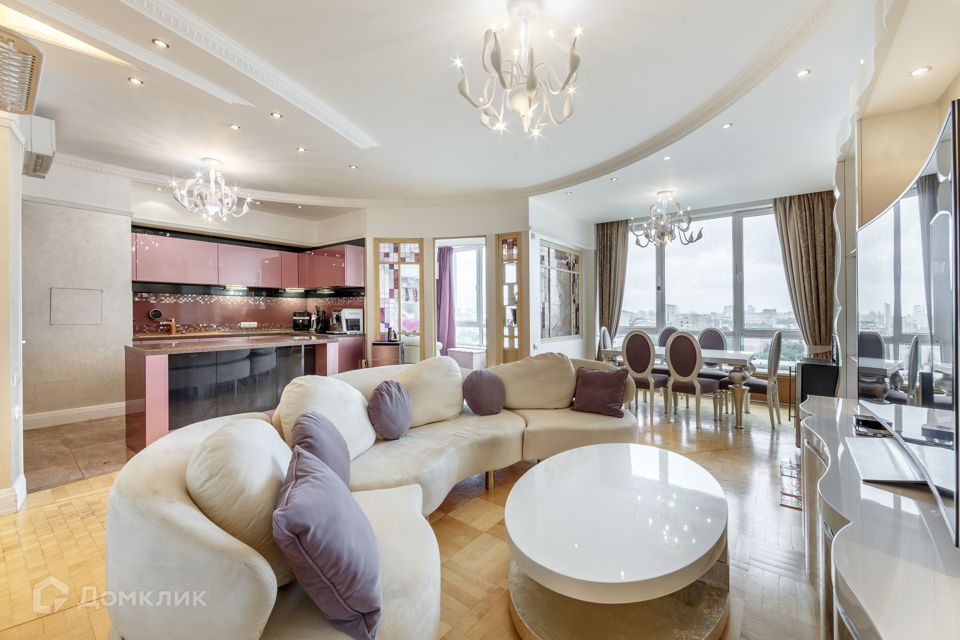 Продаётся 3-комнатная квартира, 119 м²